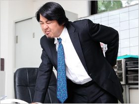 腰に負担のかかる姿勢